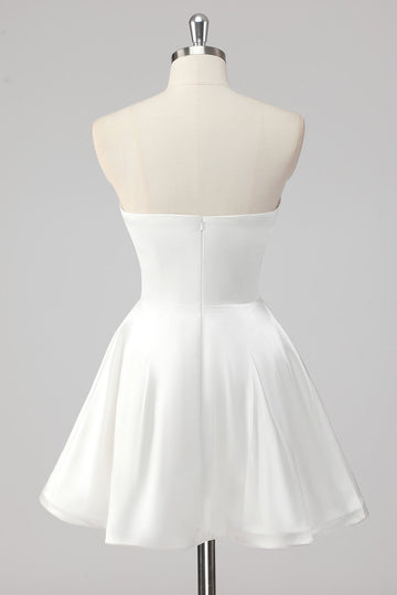 Robe blanche simple sans bretelles sans bretelles